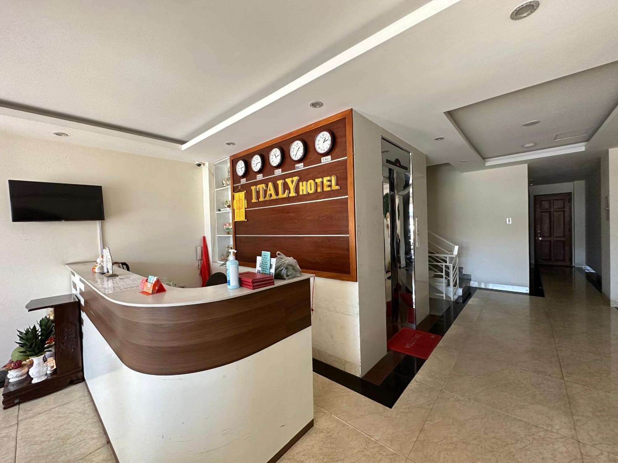 Italy Hotel На Транг Екстериор снимка